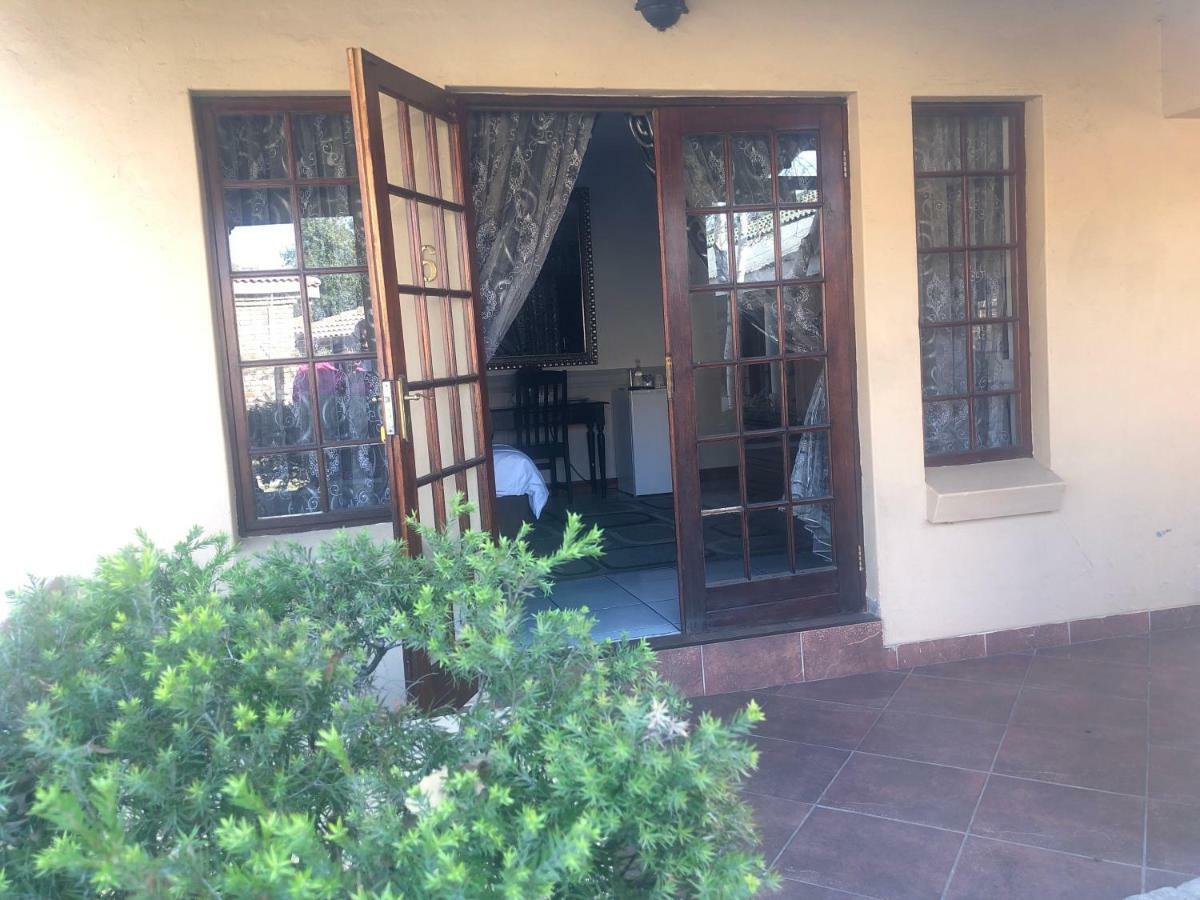 Sunrise Boutique Hotel Witbank Exterior foto